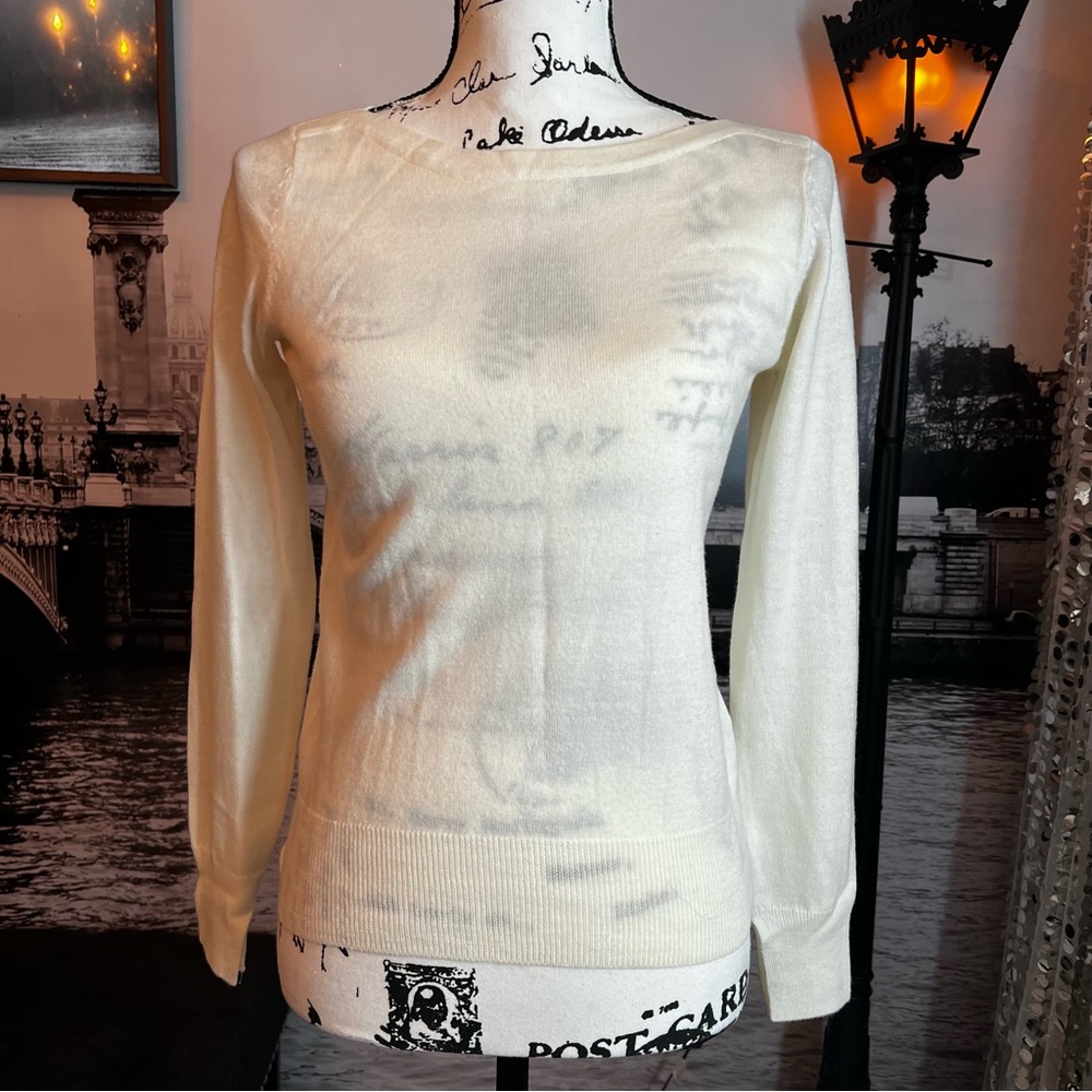 THE LIMITED- Cream Crew Neck Sweater Fitted Lightweight
